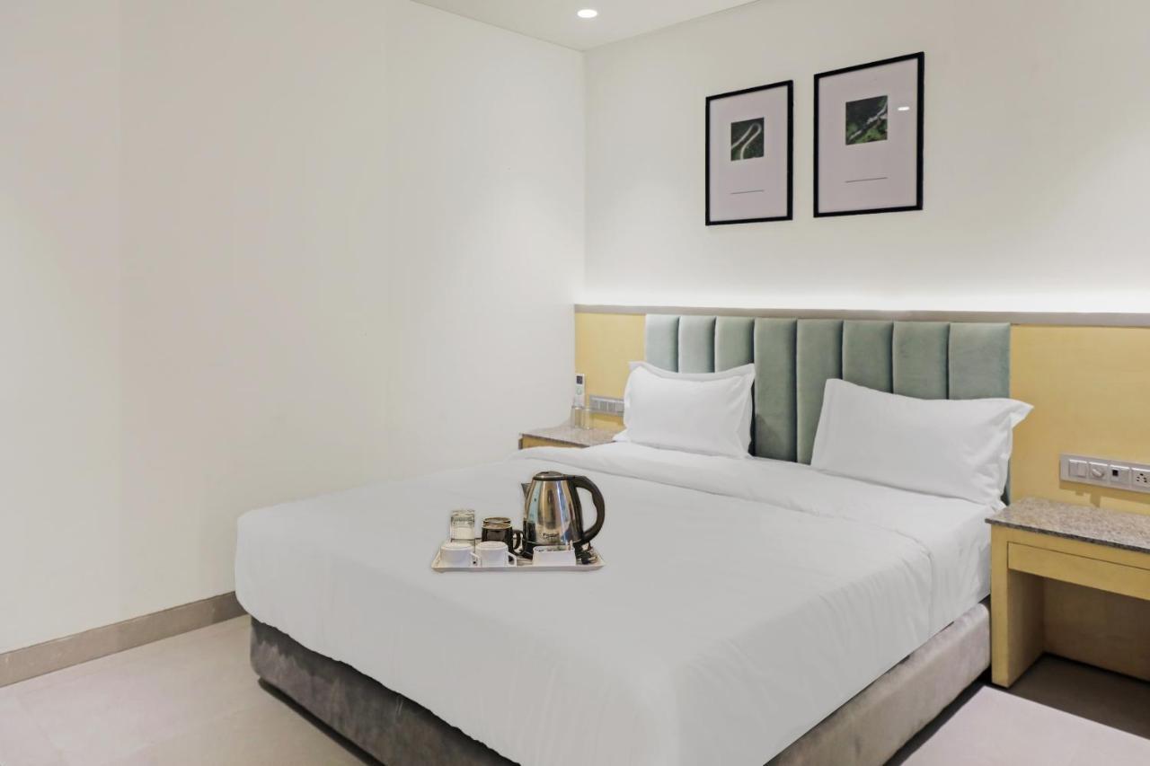 Fabhotel Oasis Yellow Courtyard 博帕尔 外观 照片