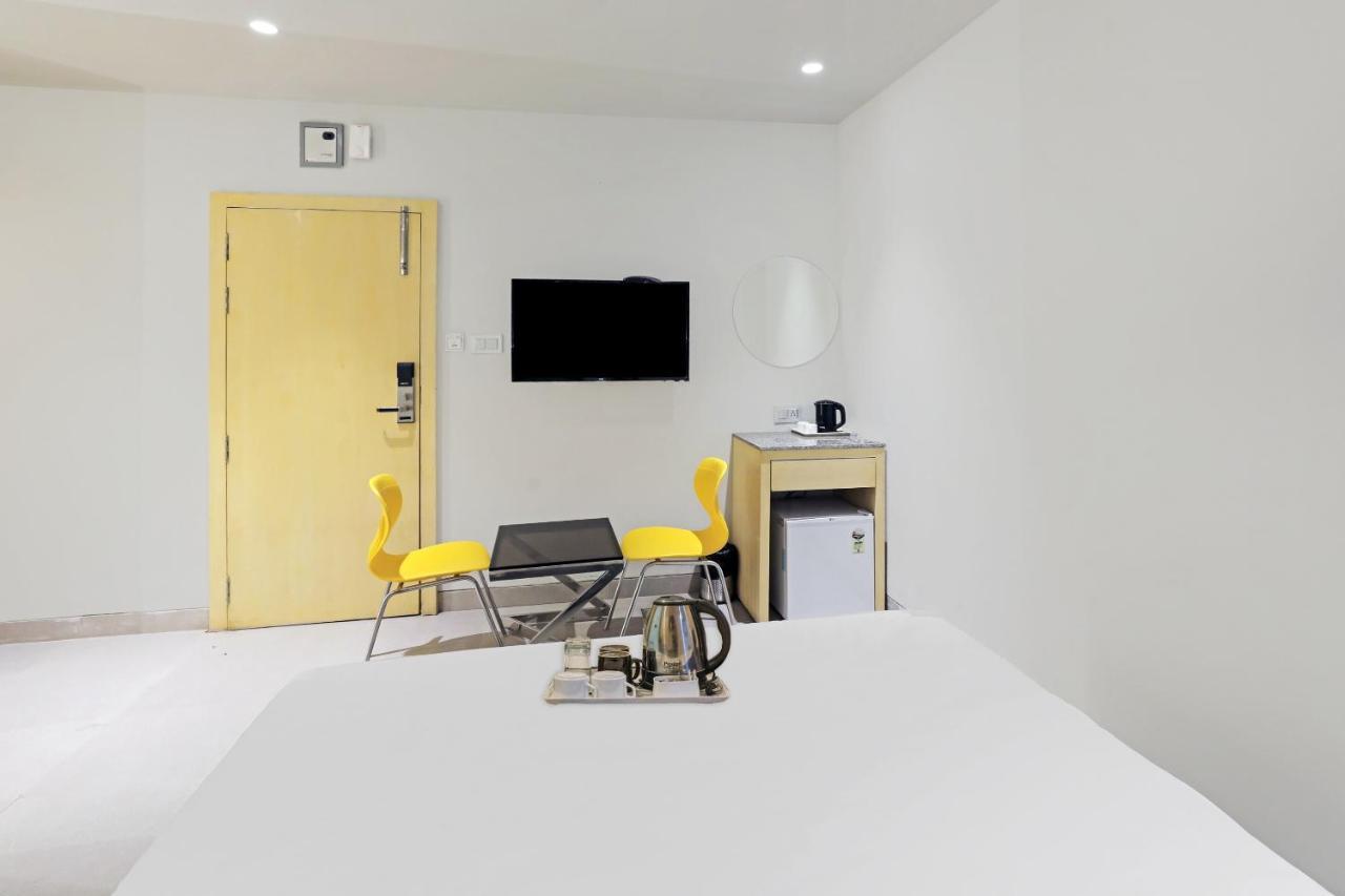 Fabhotel Oasis Yellow Courtyard 博帕尔 外观 照片