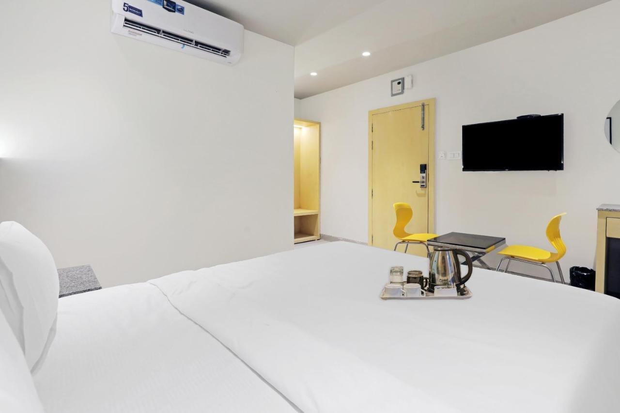 Fabhotel Oasis Yellow Courtyard 博帕尔 外观 照片